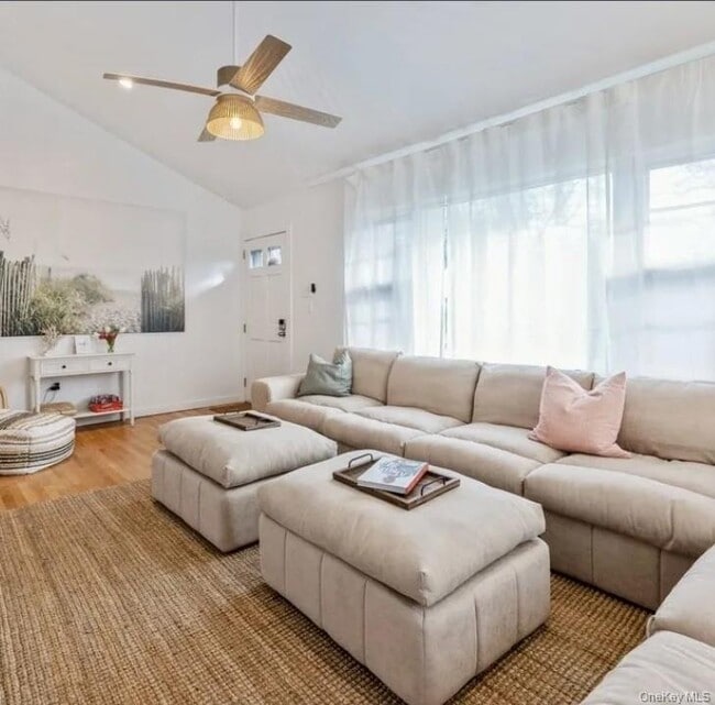 1 Dogwood St