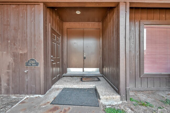 Photo - 3240 Poe Dr