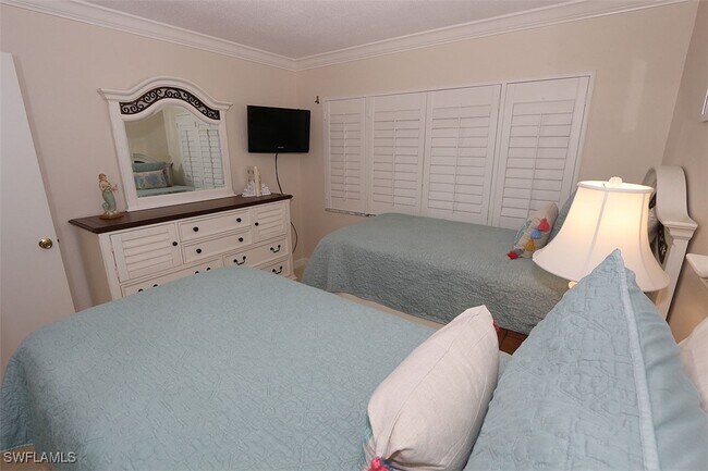 Building Photo - 26000 Hickory Blvd Unit 804