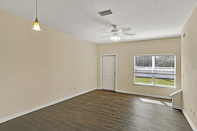 Photo - 2 bedroom/ 2.5 bathroom in gated St Johns ...