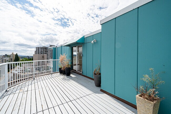 Photo - The Shoreland