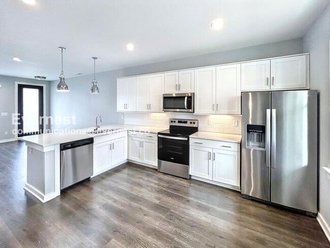 Photo - 203 Jeffries Wy