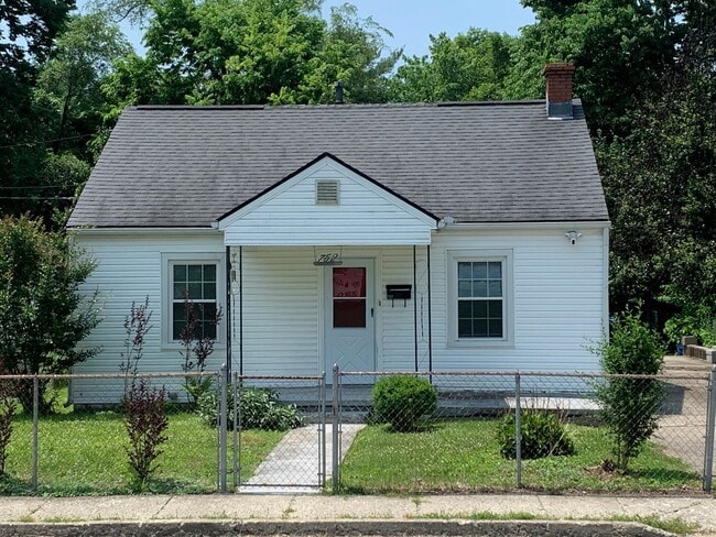 Building Photo - Pre-Leasing Now for Fall Semester 2026