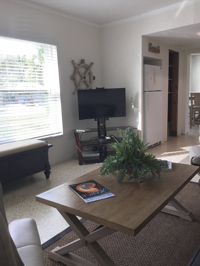 Photo - 2BR/2BA Venice Island Duplex Available Apr...