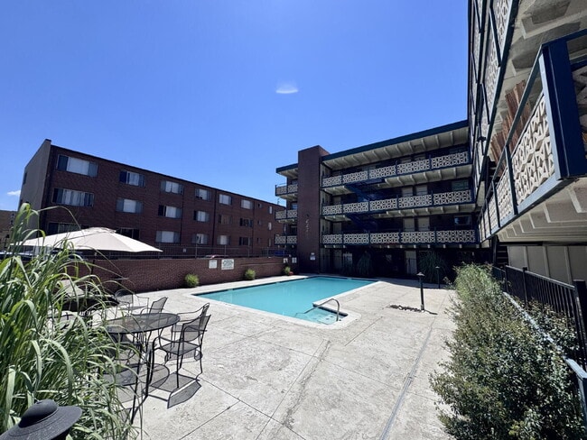 Building Photo - 655 N Pearl St Unit 206