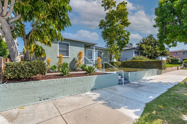 Building Photo - Newly Remodeled 3Bd/2Ba Home in North Pacific Beach Just Blocks From Tourmaline Surf Beach!