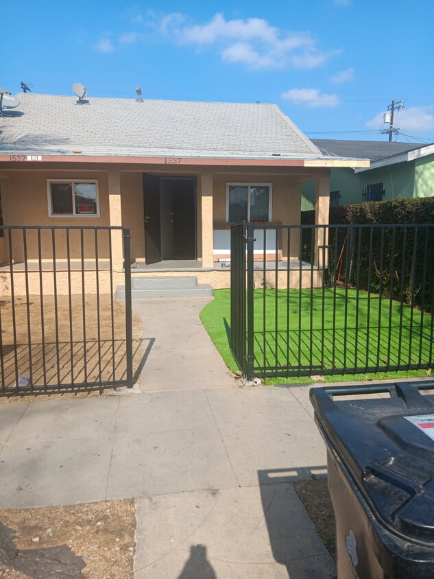 Photo - 1537 W 58th Pl (Los Angeles, CA)