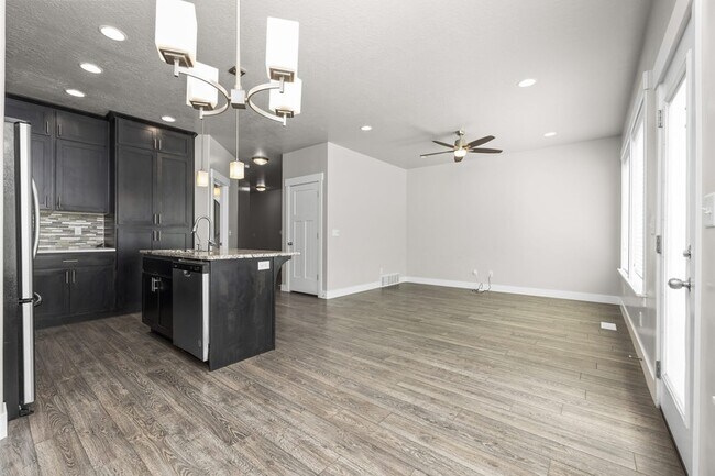 Photo - 626 N Preserve Dr