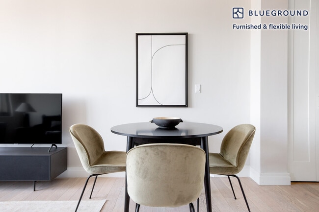 Photo - 155 E 29th St Unidad FL32-ID1119