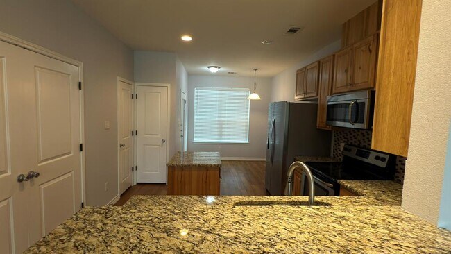 Photo - 400 West St Casa Adosada