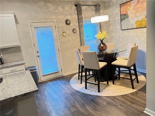 Photo - 1775 Labonte Pkwy