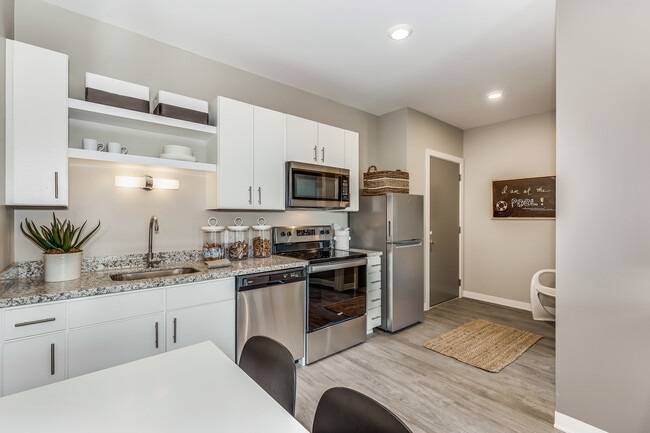 Seventeenth Apartments