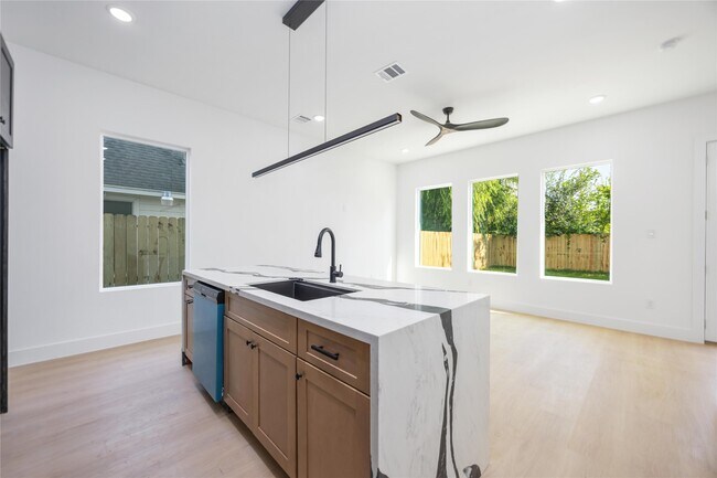 Photo - 3920 Aledo St