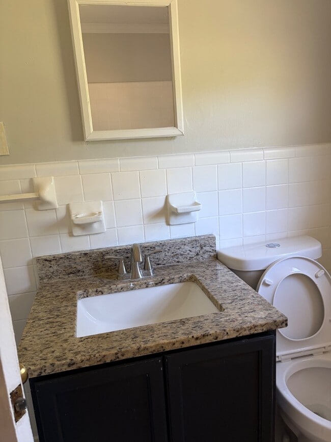 Photo - 808 Eastway Dr