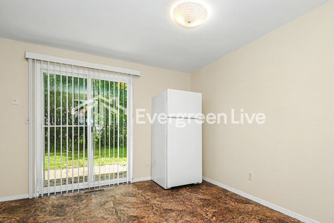 Photo - 8305 Mt Carmel St