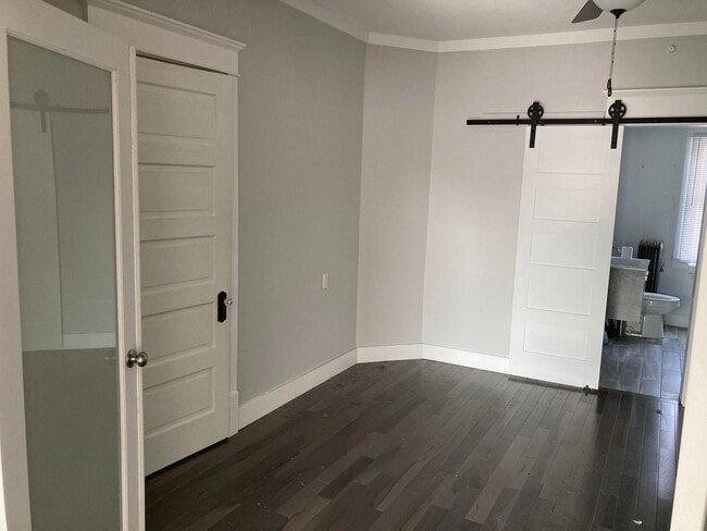 Photo - 725 Michigan St NE Unidad -