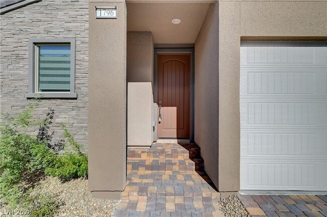 Photo - 1796 Passerine St