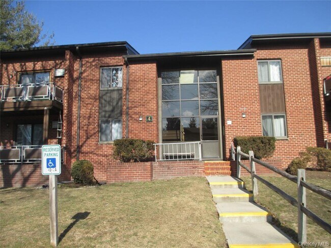 Building Photo - 4 Darian Ct Unit 1C