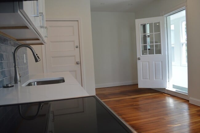 Photo - 374 Centre St Unit 3