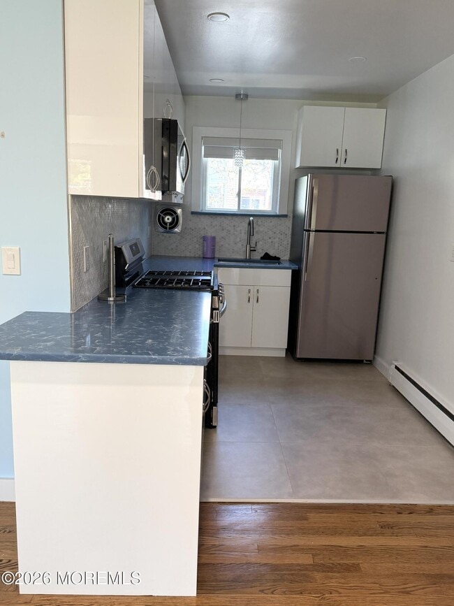 Building Photo - 35 Sternberger Ave Unit L