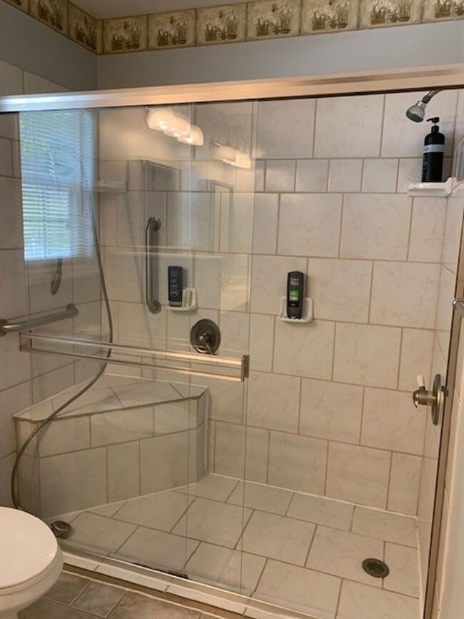 Building Photo - Furnished 4 Bedroom 3 Bath House in Kimberling City, MO with 2 car garage-Seasonal Lake View