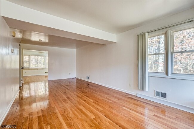 Photo - 536 Elsie Ave