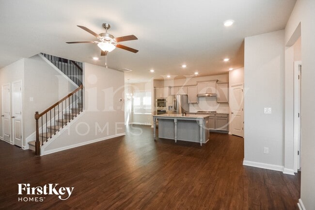 Photo - 3644 Moon Crest Dr