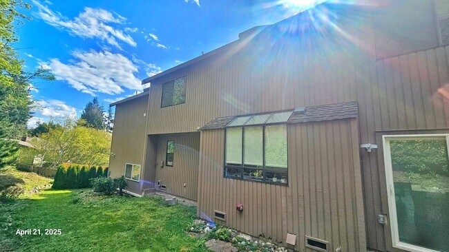 Photo - Beautiful Remodeled 4 Bedroom and 2.5 Bathroom Single Family House - Bellevue