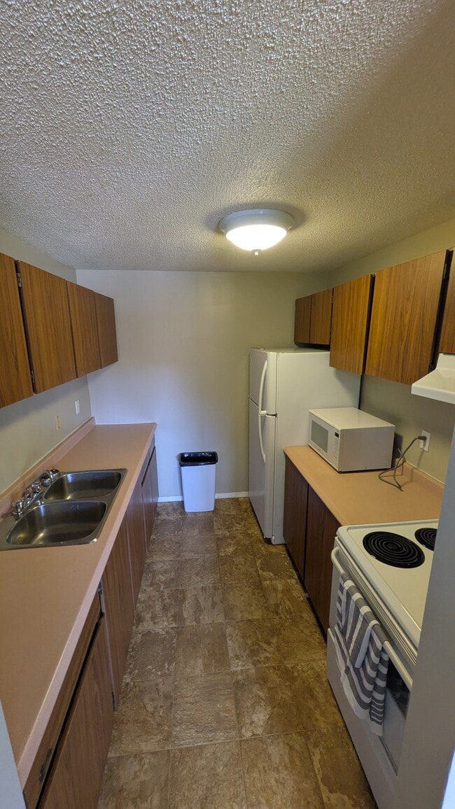 Cuisine - Pine Place Apartments