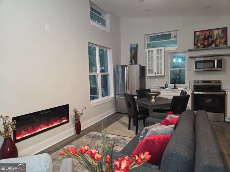 Photo - 5634 Simpson Ave