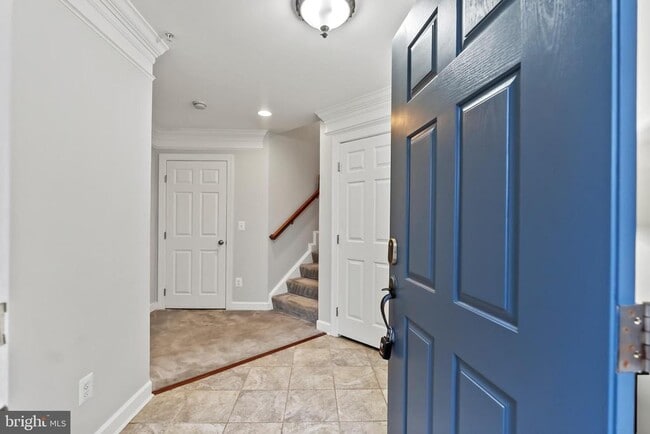 Photo - 904 W Glebe Rd