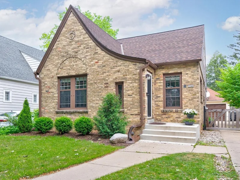 Photo - 5840 N Shoreland Ave House