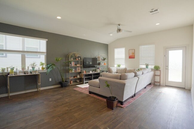 Photo - 4605 Tully Dr