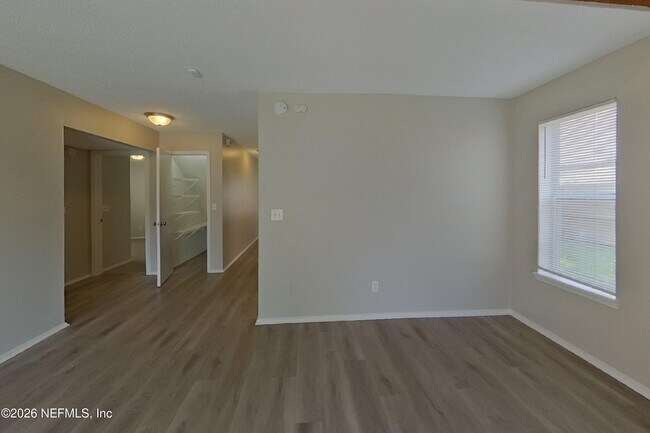 Photo - 606 Radnor Ln
