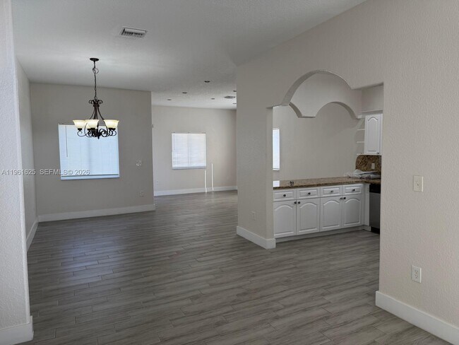 Photo - 5521 SW 158th Ct