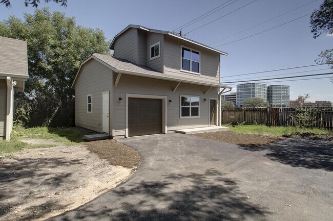 Photo - 921 E 37th St Unidad B