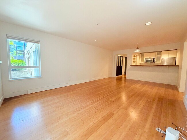 Photo - Spacious Capitol Hill Bedroom w/ Private Patio - Two Parking Spaces Included! $3900 and AVAILABLE... Unidad 104