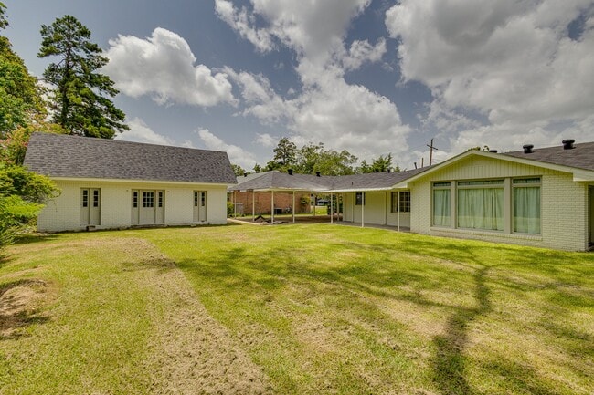 Photo - 2408 Katherine Dr