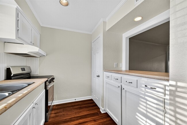 Photo - 2706 Mason St