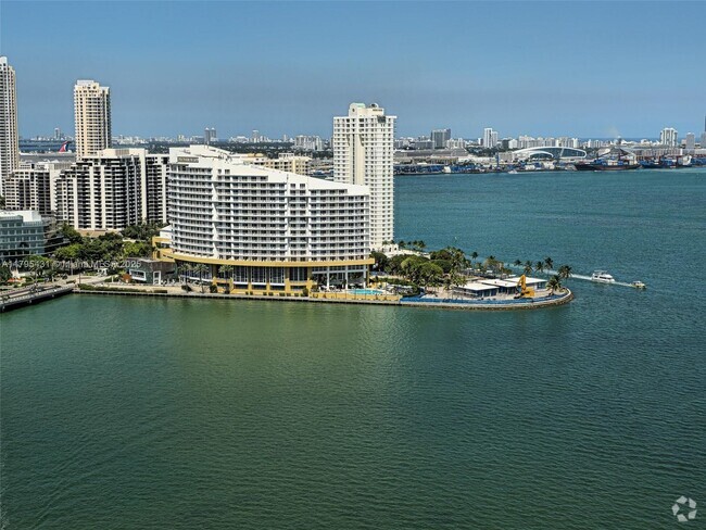 Building Photo - 1155 Brickell Bay Dr Unit 2808 Rental