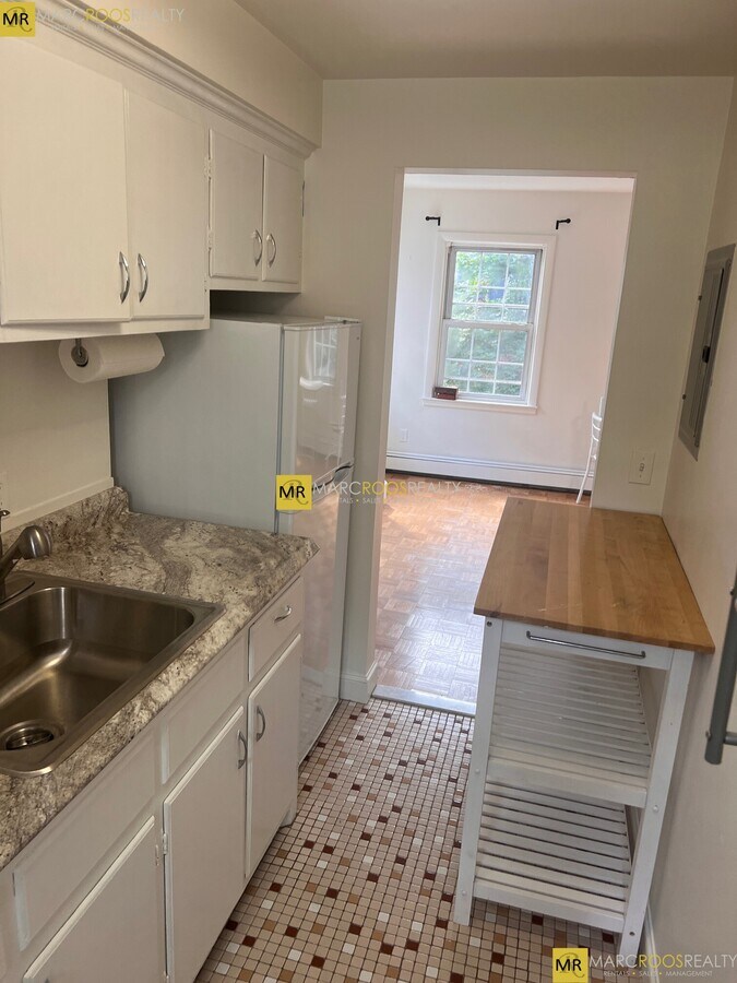 Photo - 2 Melrose St Unidad #3 Rental