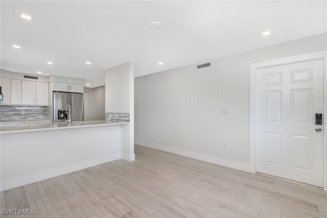 Photo - 25870 Hickory Blvd Unidad 101