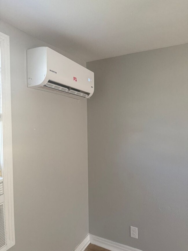 Photo - 102 1/2-112 Loop St