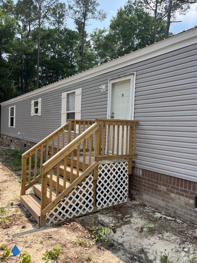 Building Photo - Brand New Rental