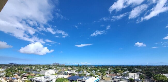 Building Photo - Enjoy the amazing unobstructed views of Kailua beach from your lanai! Unit 605