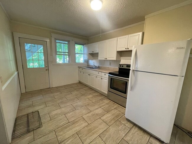 Photo - 111 Benedict Rd Unit first floor