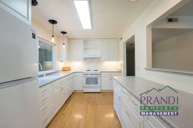 Photo - 137 Pixley Ave