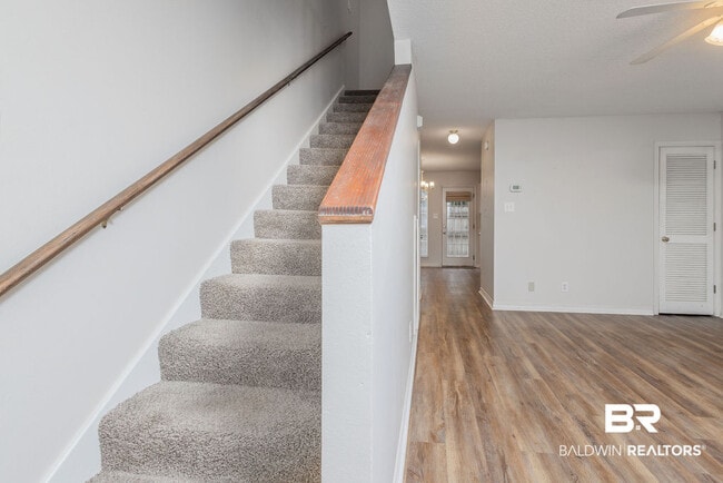 400 E 24th Ave