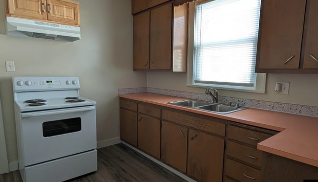 Photo - 2622 Avenue B