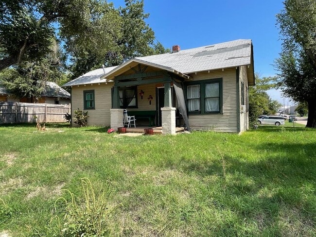 Building Photo - 1801 E Park Pl